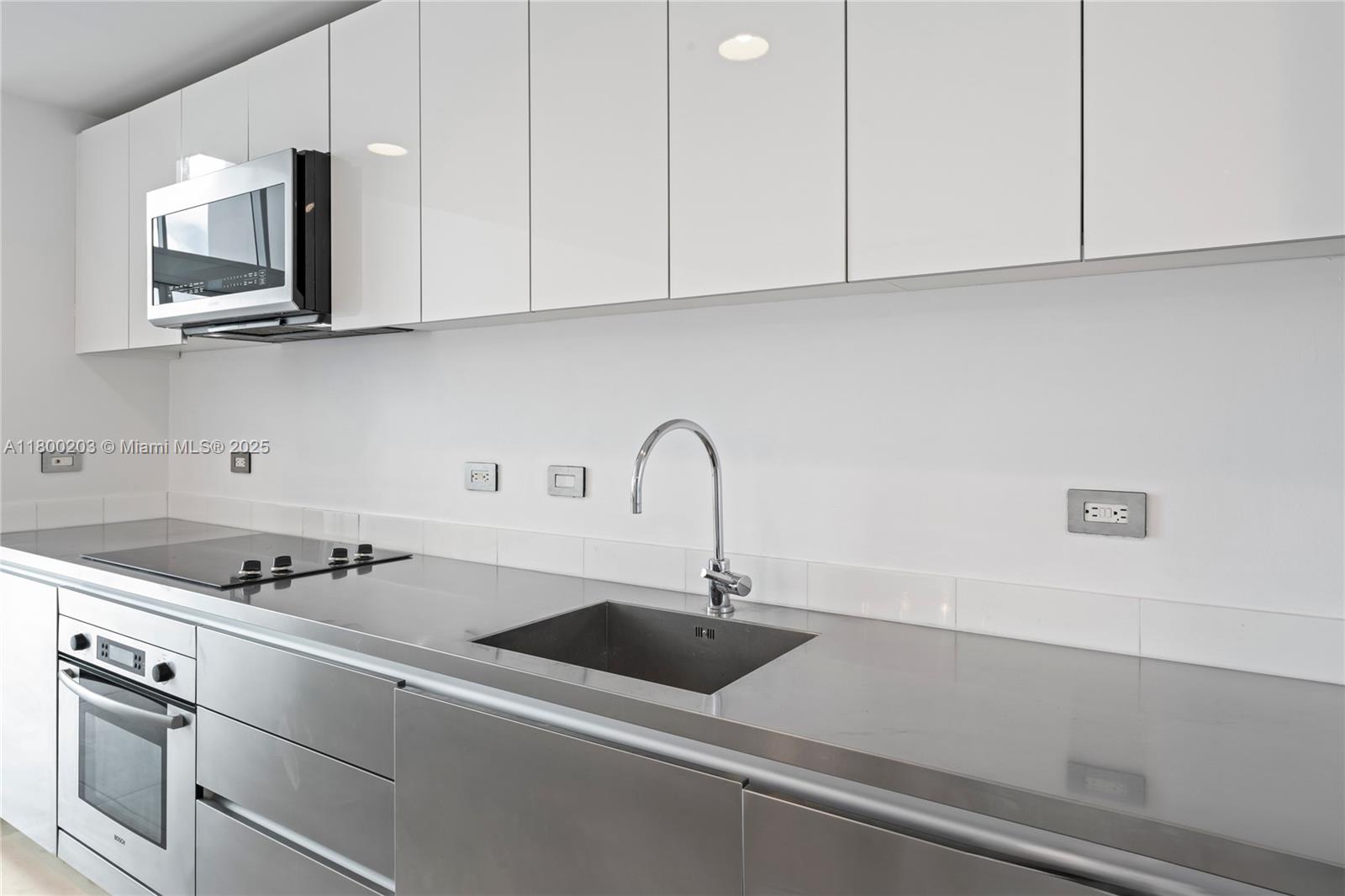 1040 Biscayne Blvd #3802, Miami FL 33132