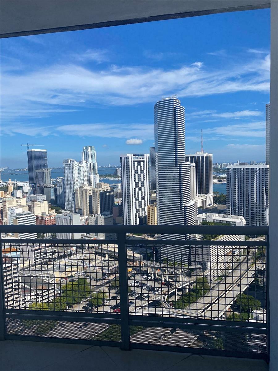 350 S Miami Ave #3011, Miami FL 33130