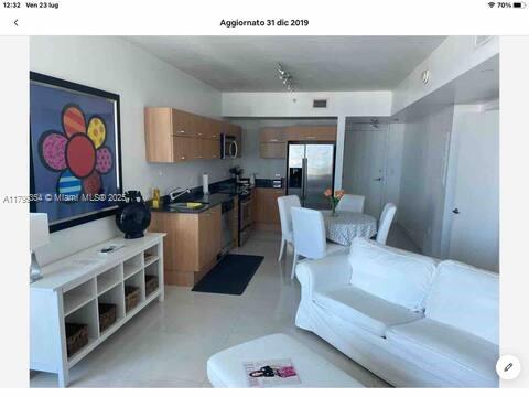 350 S Miami Ave #3011, Miami FL 33130