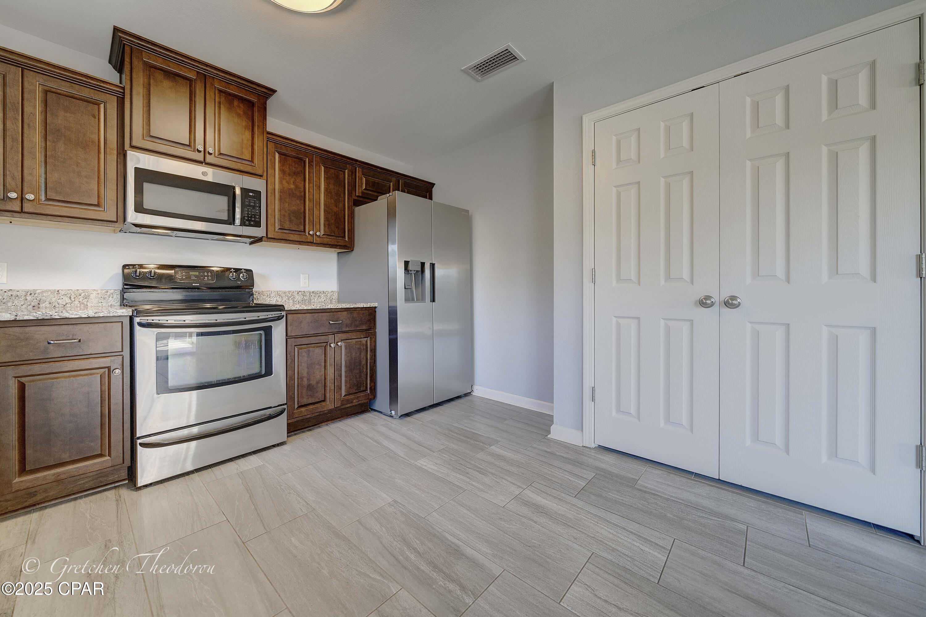 Image 9 For 3549 Azalea Way Way