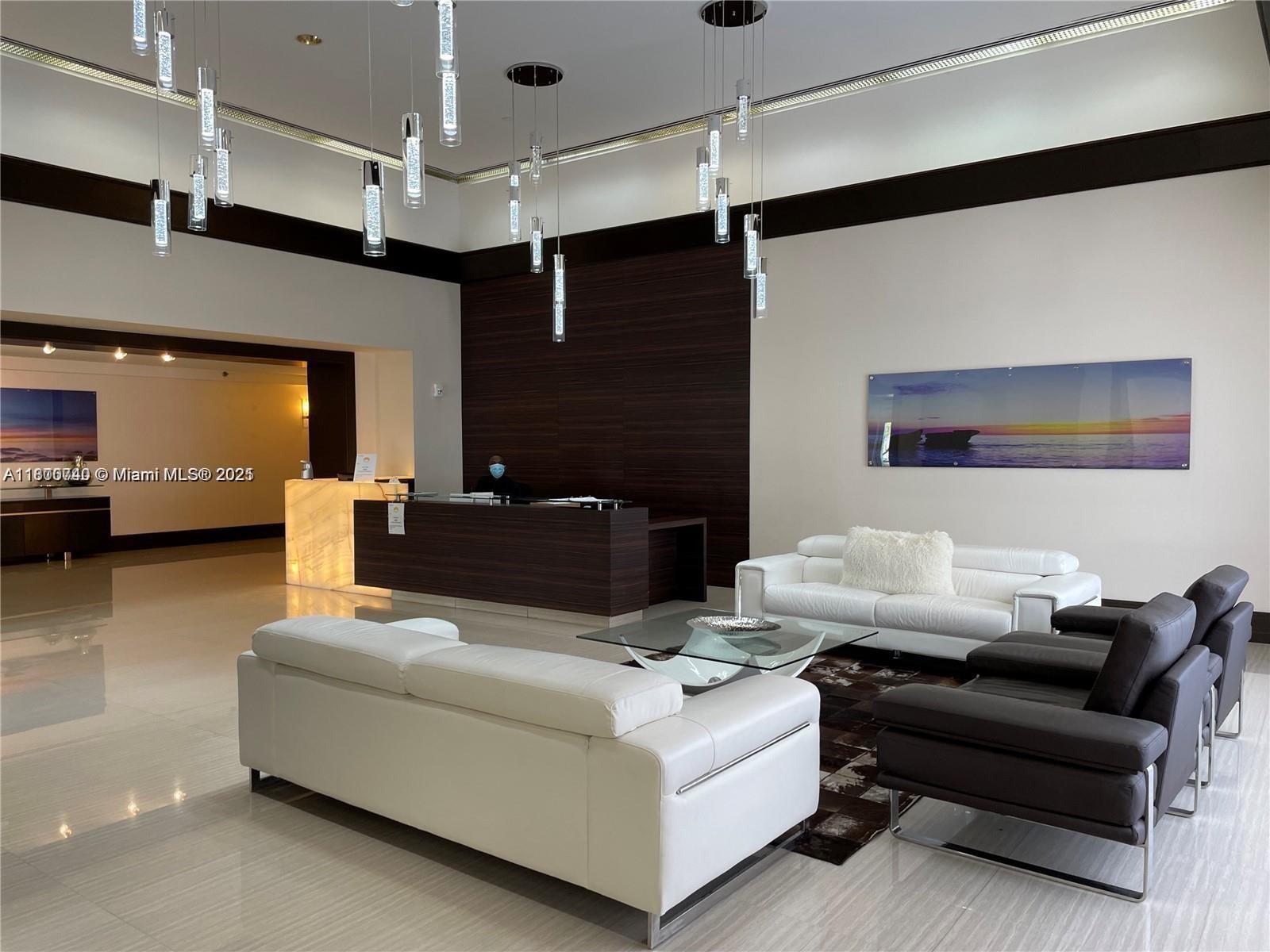 Apartamento à Venda em Sunny Isles Beach, FL