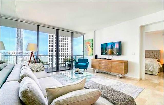Apartamento à Venda em Miami, FL