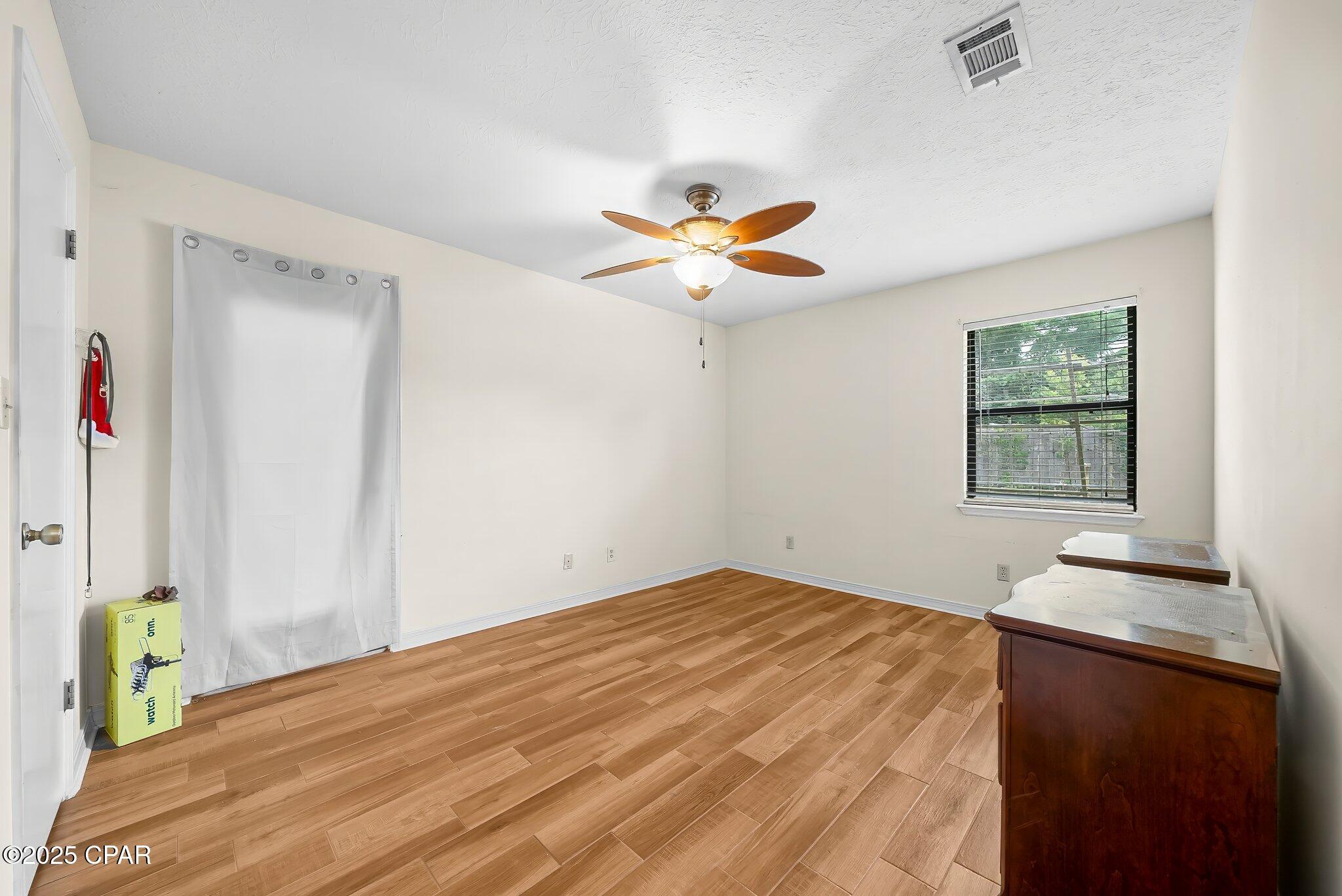 Image 16 For 585 Lagoon Oaks Drive