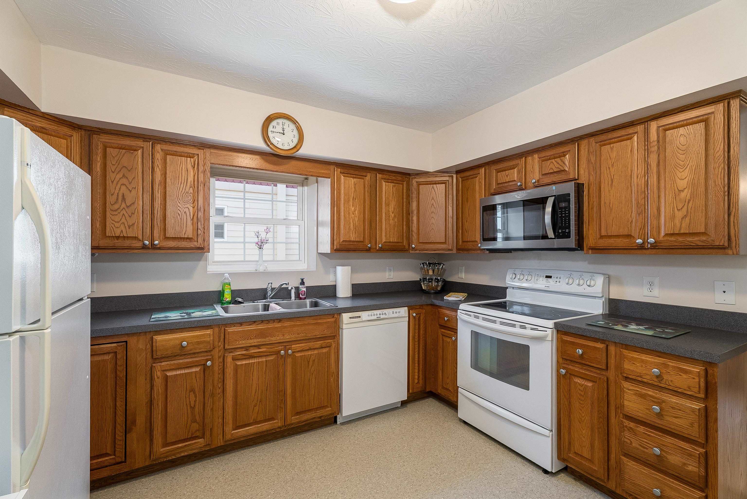 18 Rose Garden Ln 104