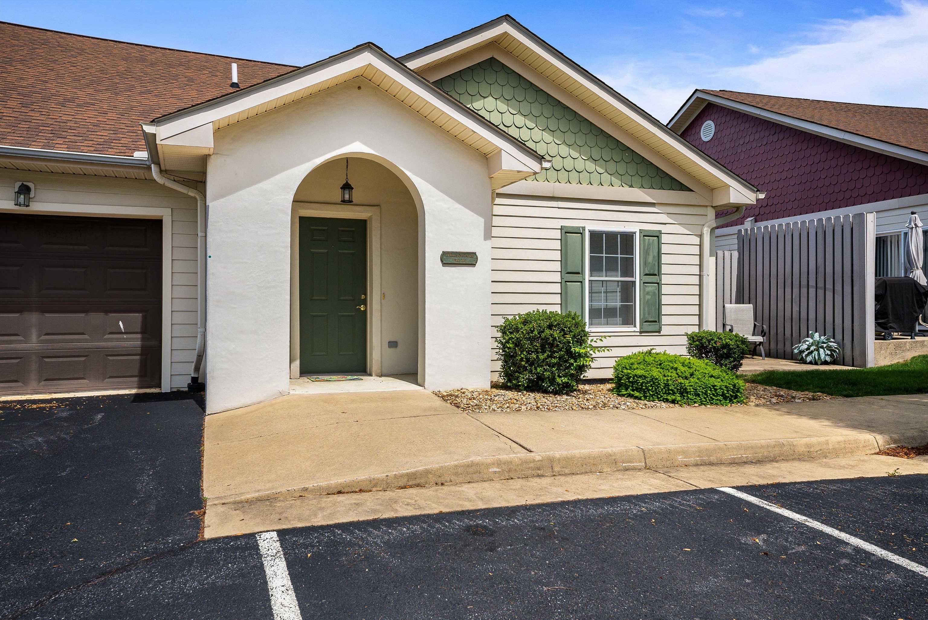 18 Rose Garden Ln 104