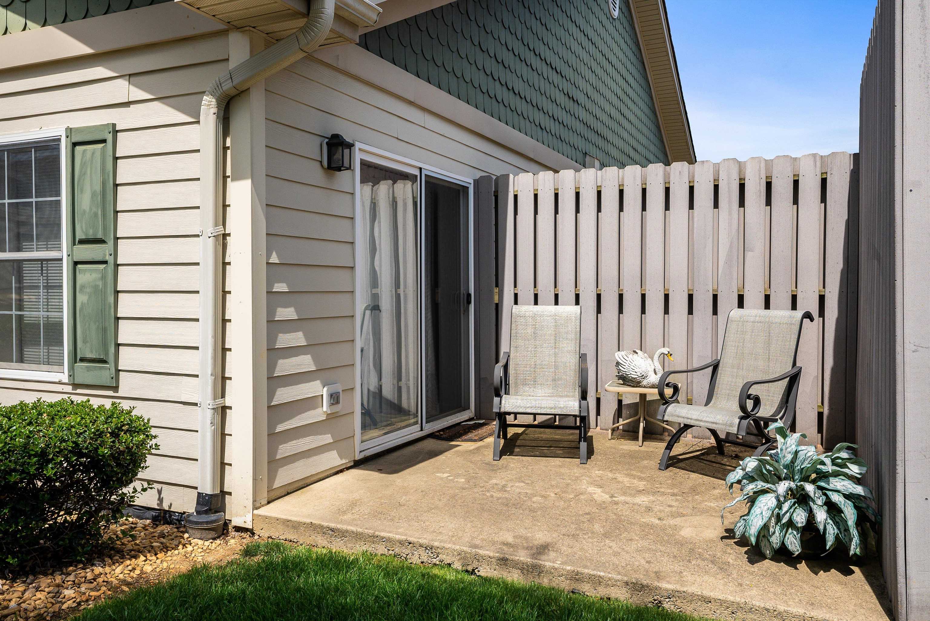 18 Rose Garden Ln 104