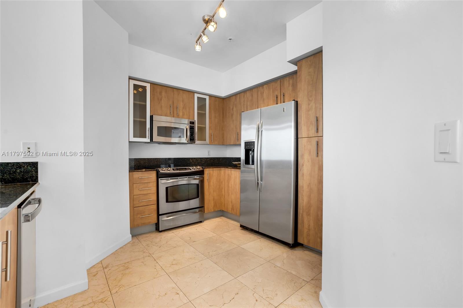 7910 Harbor Island Dr #1208, North Bay Village FL 33141