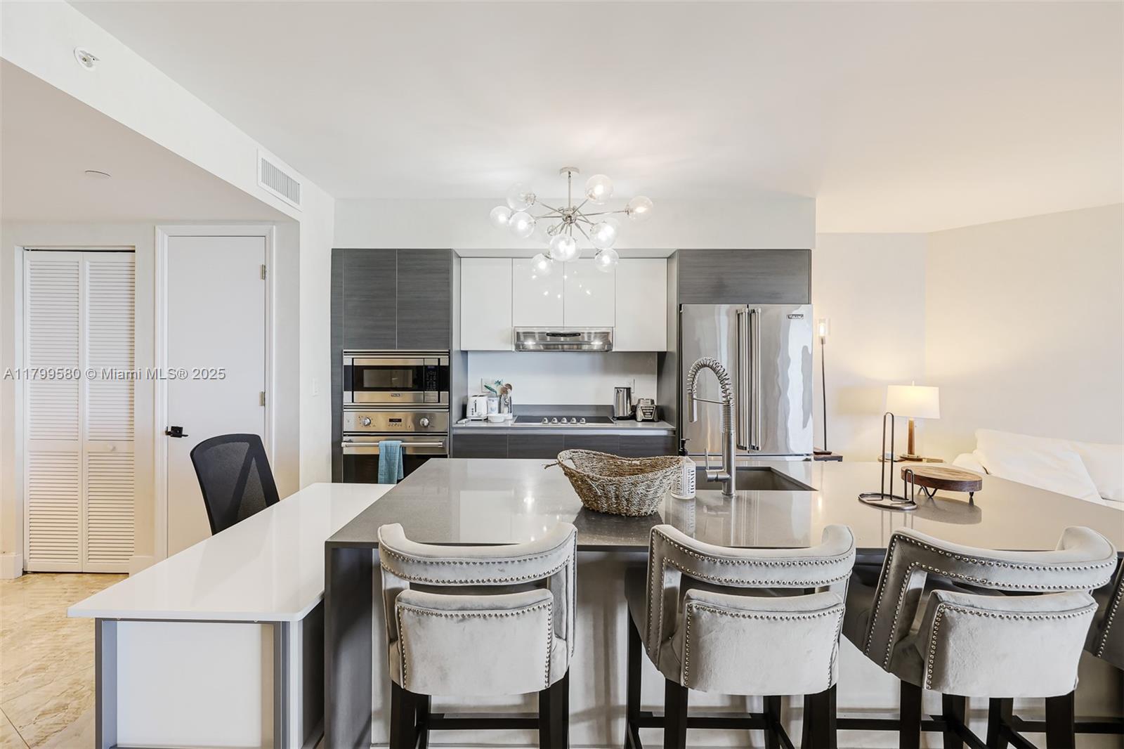 9821 E Bay Harbor Dr. #402, Bay Harbor Islands, Florida image 17