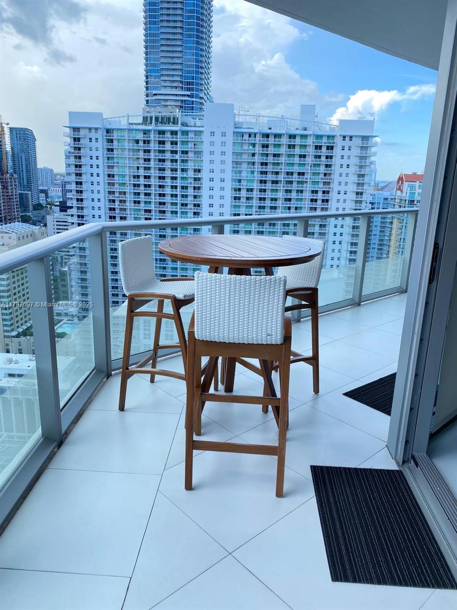 1300 Brickell Bay Dr #3501, Miami FL 33131
