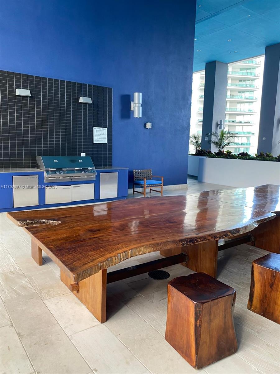 1300 Brickell Bay Dr #3501, Miami FL 33131