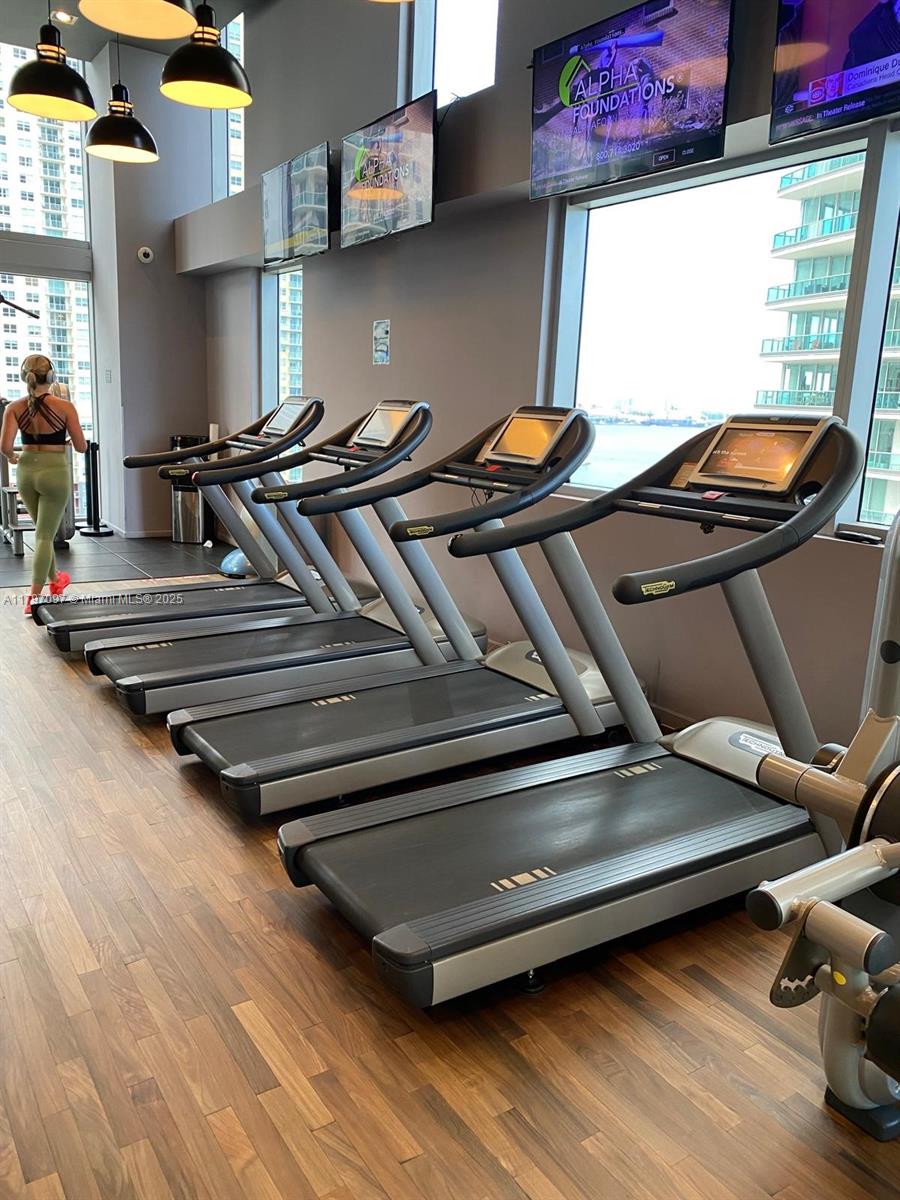 1300 Brickell Bay Dr #3501, Miami FL 33131