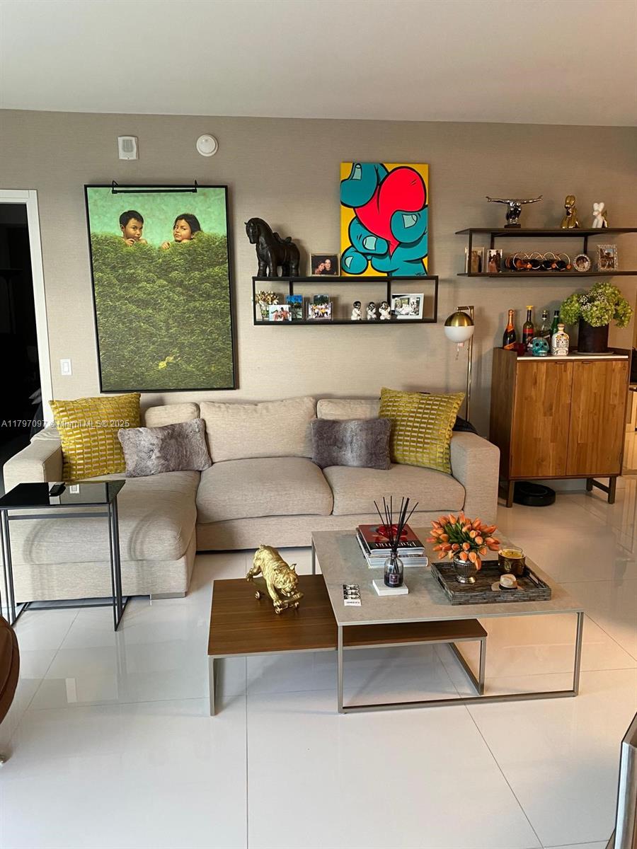 1300 Brickell Bay Dr #3501, Miami FL 33131