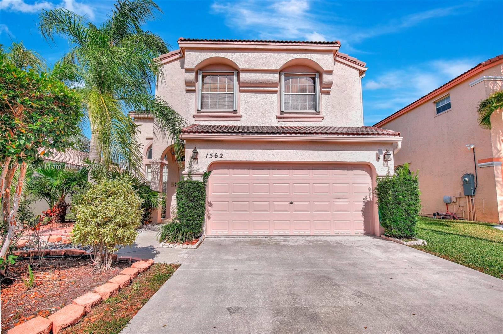 Canary Bay At Towngate