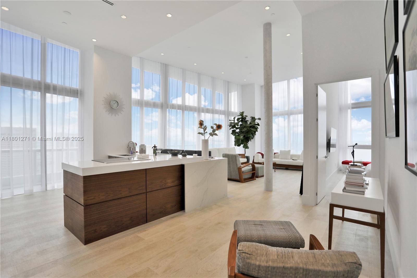 495 Brickell Ave #4102, Miami FL 33131