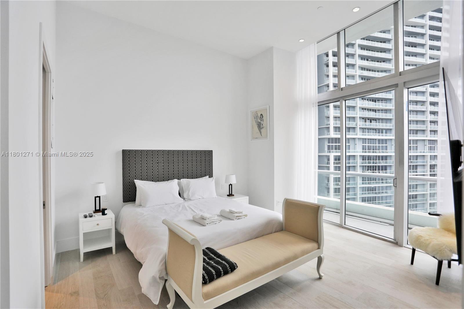 495 Brickell Ave #4102, Miami FL 33131