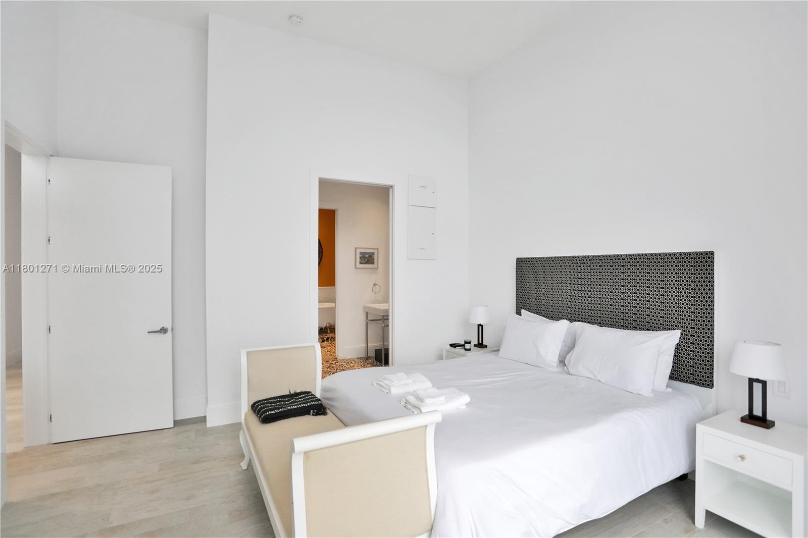 495 Brickell Ave #4102, Miami FL 33131