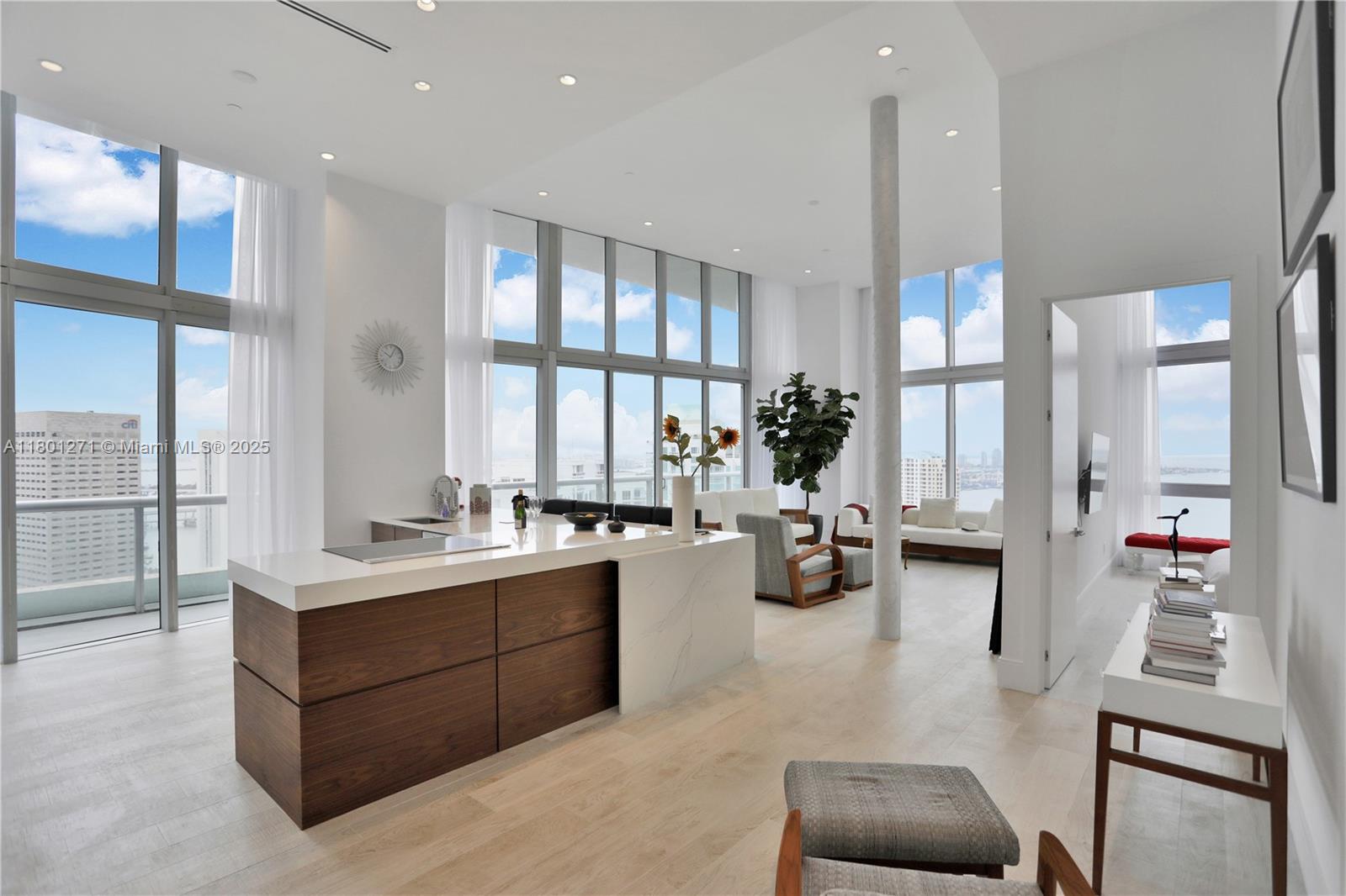 495 Brickell Ave #4102, Miami FL 33131