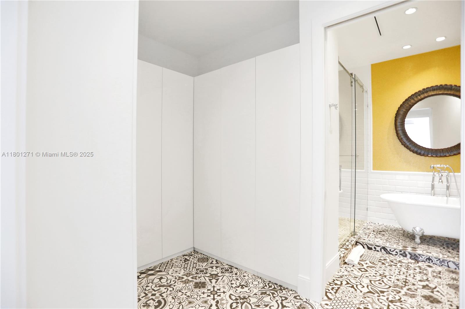 495 Brickell Ave #4102, Miami FL 33131