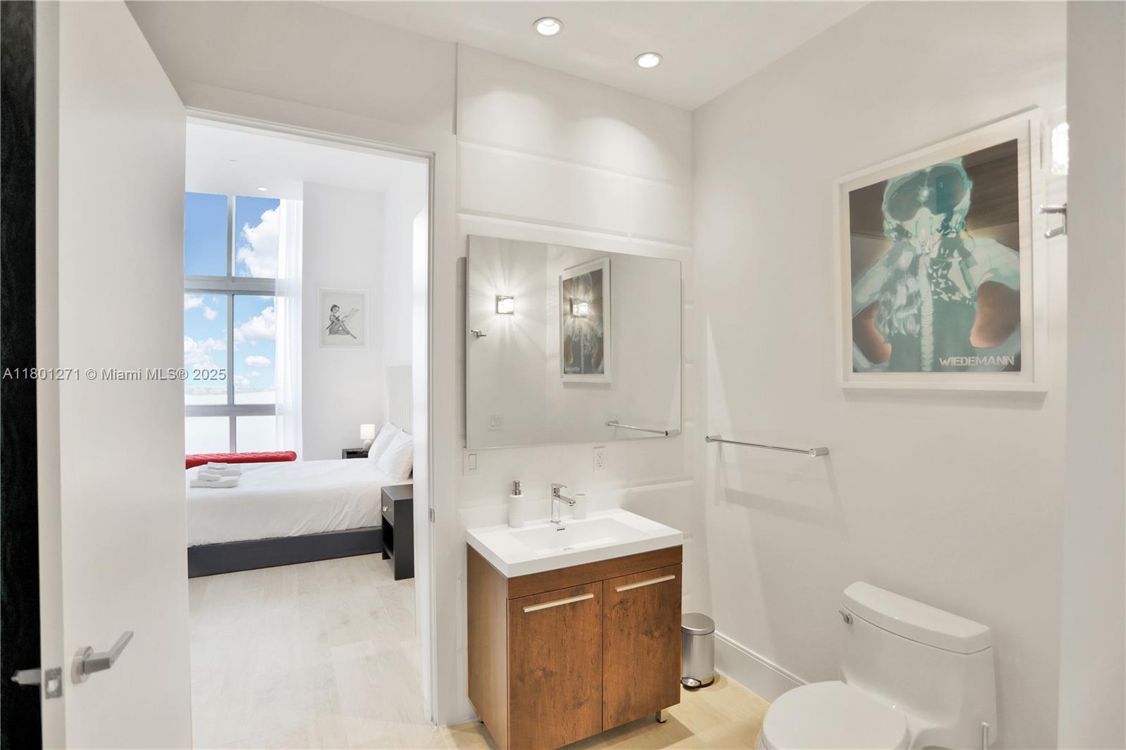 495 Brickell Ave #4102, Miami FL 33131