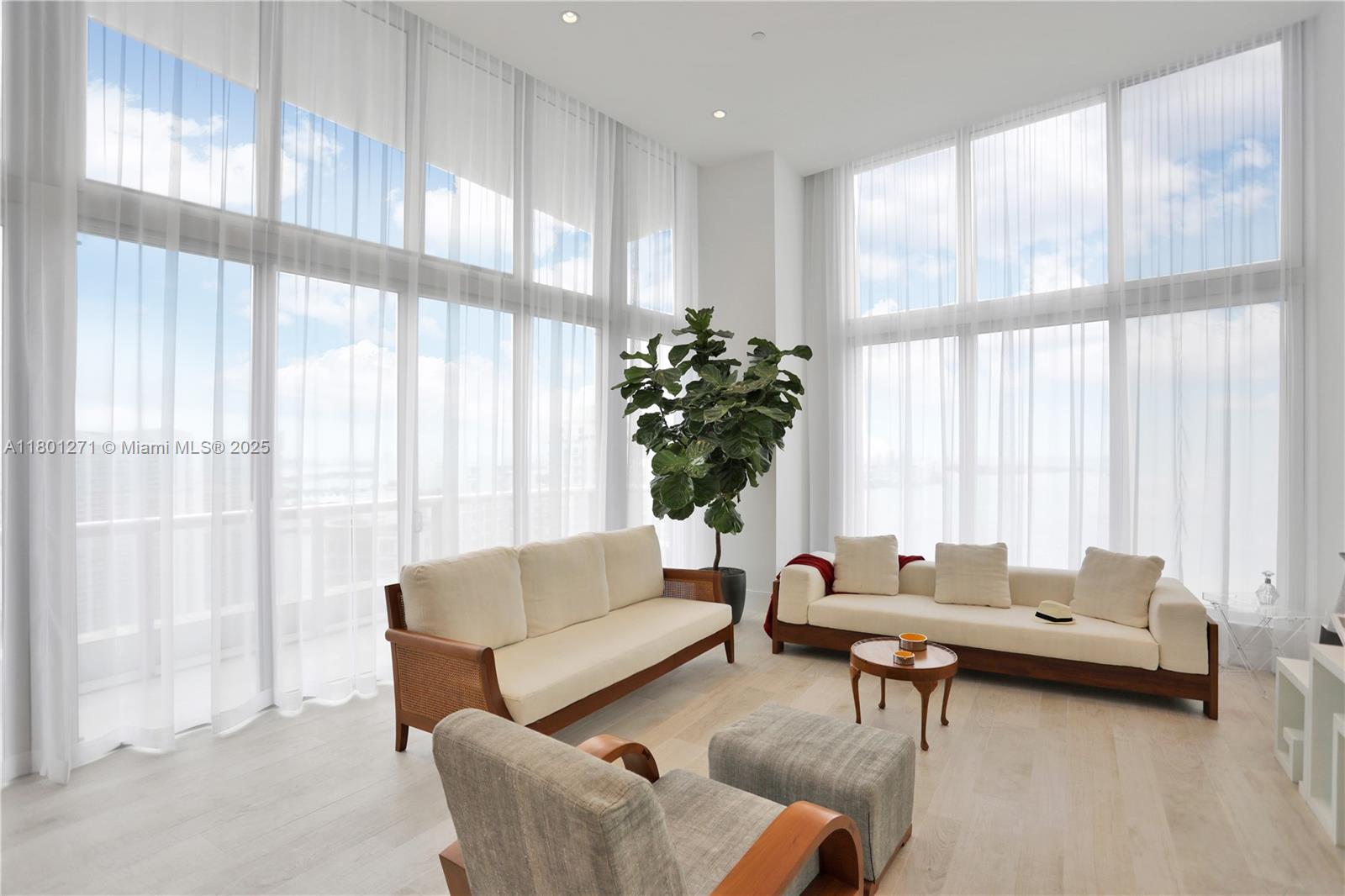 495 Brickell Ave #4102, Miami FL 33131