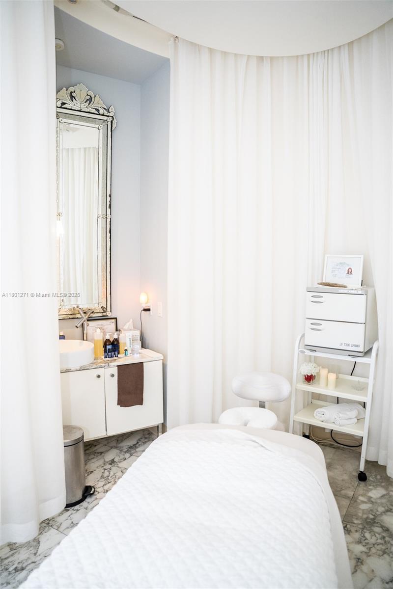 495 Brickell Ave #4102, Miami FL 33131