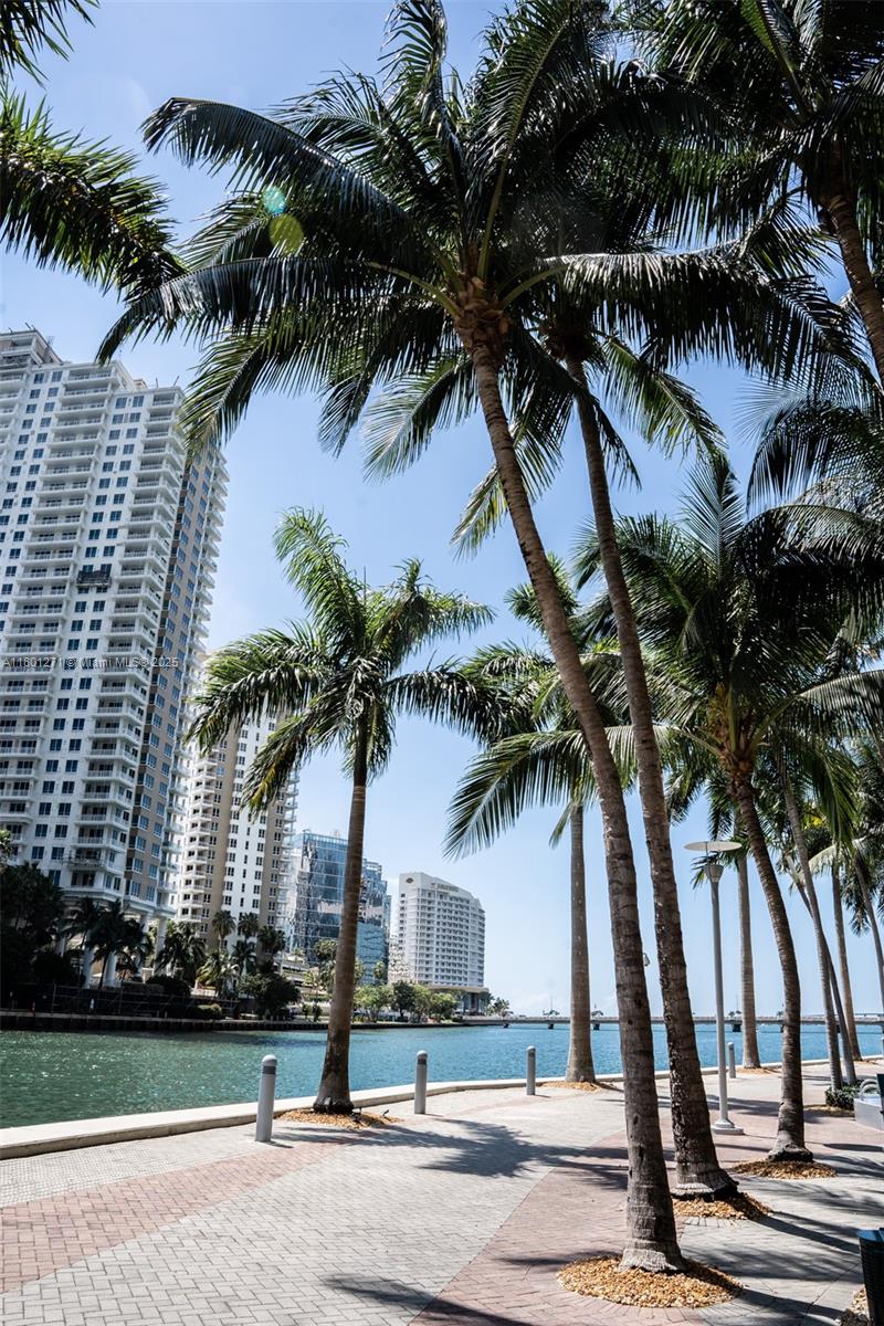 495 Brickell Ave #4102, Miami FL 33131
