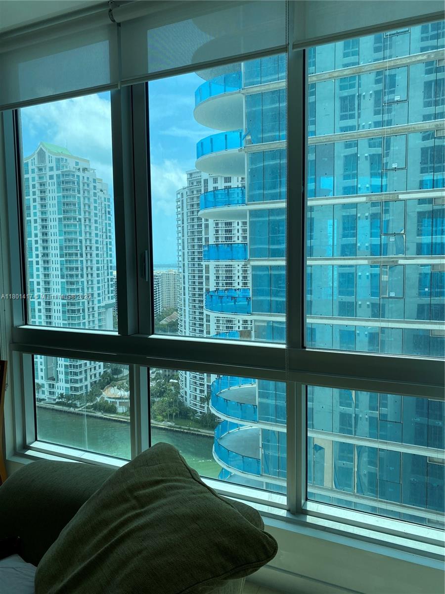 300 S BISCAYNE BL #T-2404, Miami FL 33131
