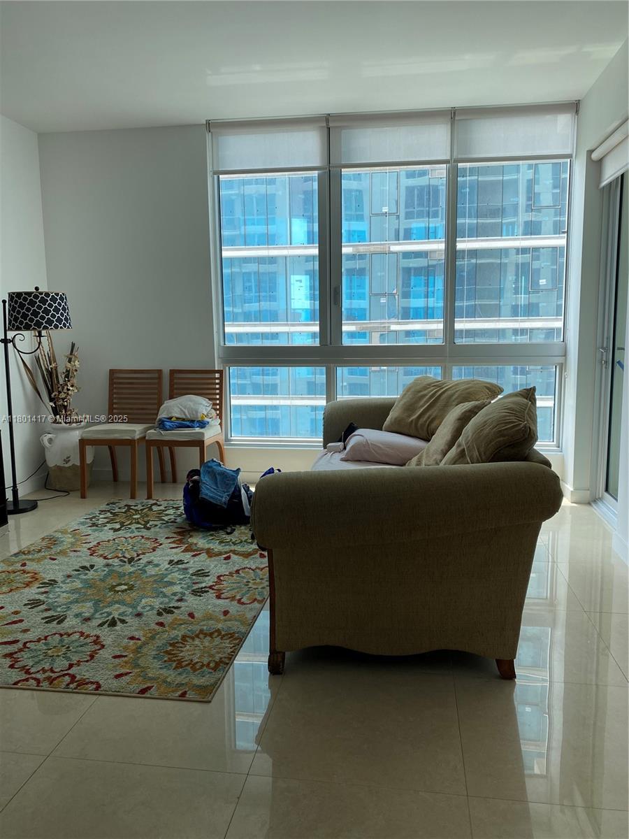300 S BISCAYNE BL #T-2404, Miami FL 33131