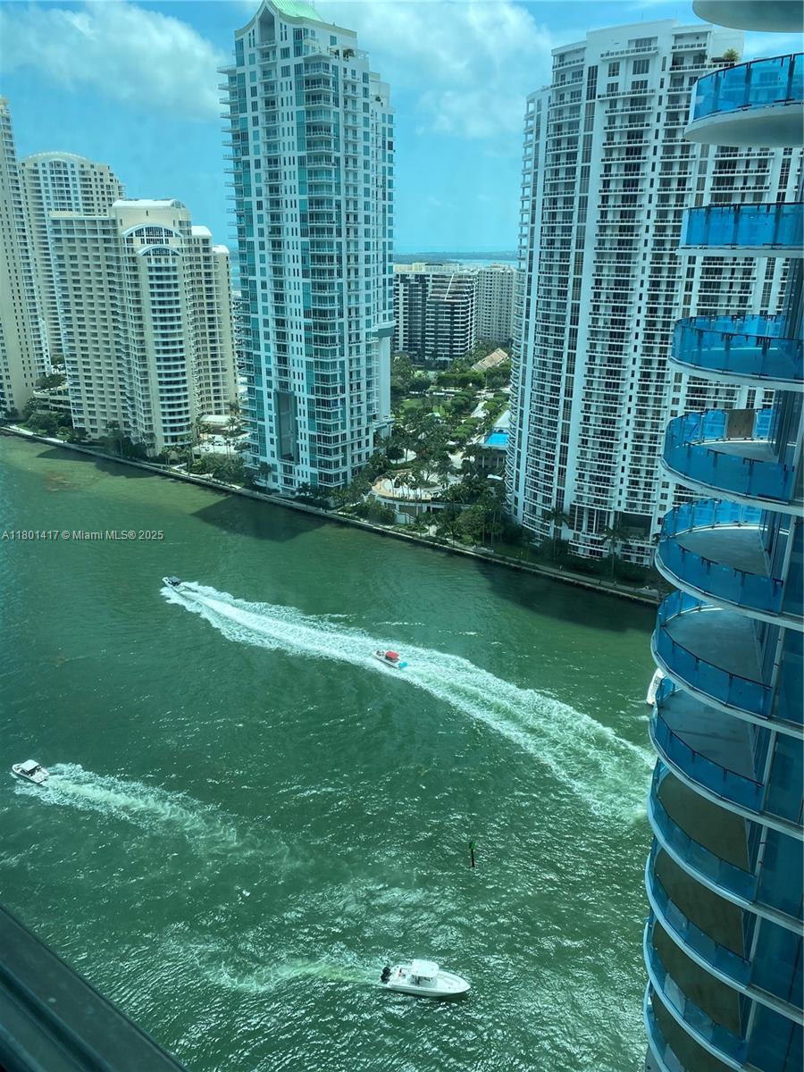 300 S BISCAYNE BL #T-2404, Miami FL 33131