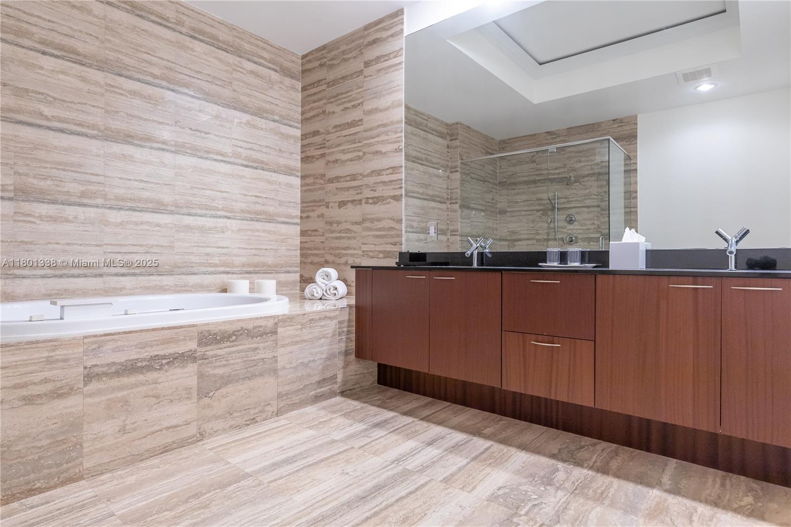 16001 Collins Ave #3307, Sunny Isles Beach FL 33160
