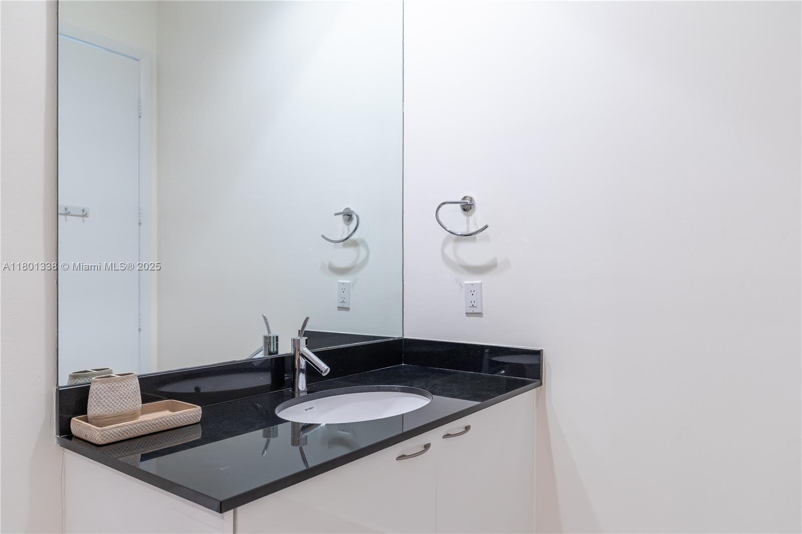16001 Collins Ave #3307, Sunny Isles Beach FL 33160