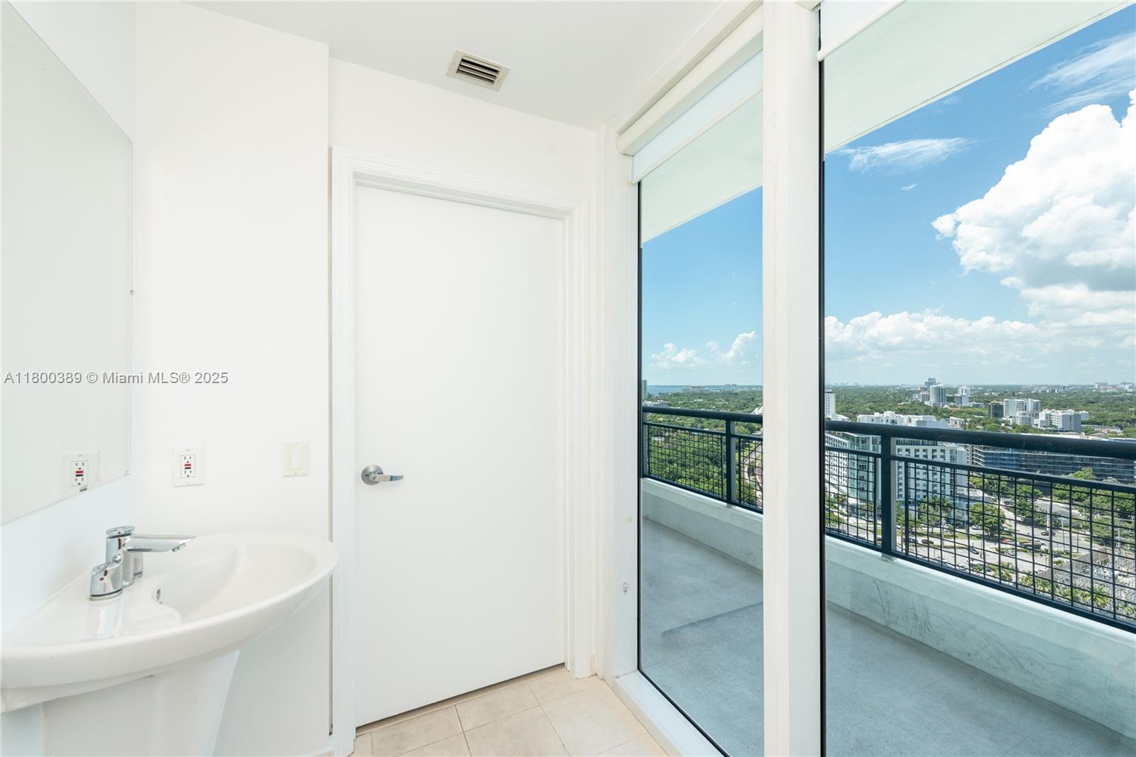 60 SW 13th St #2019, Miami FL 33130