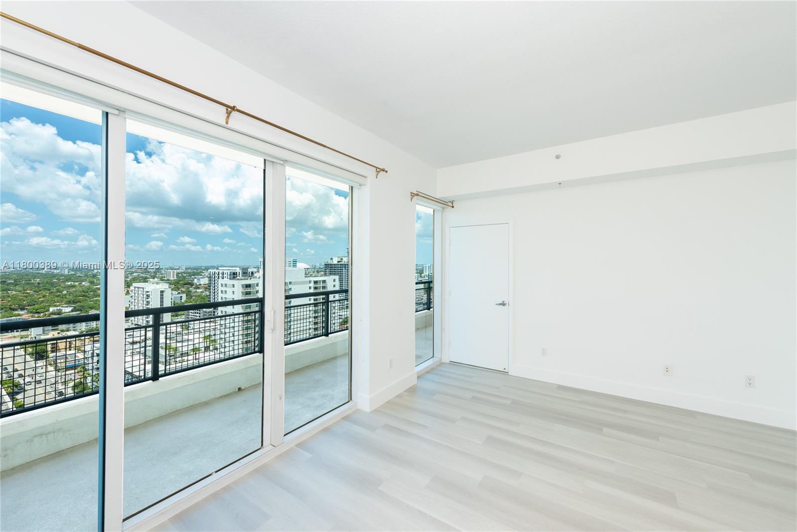 60 SW 13th St #2019, Miami FL 33130