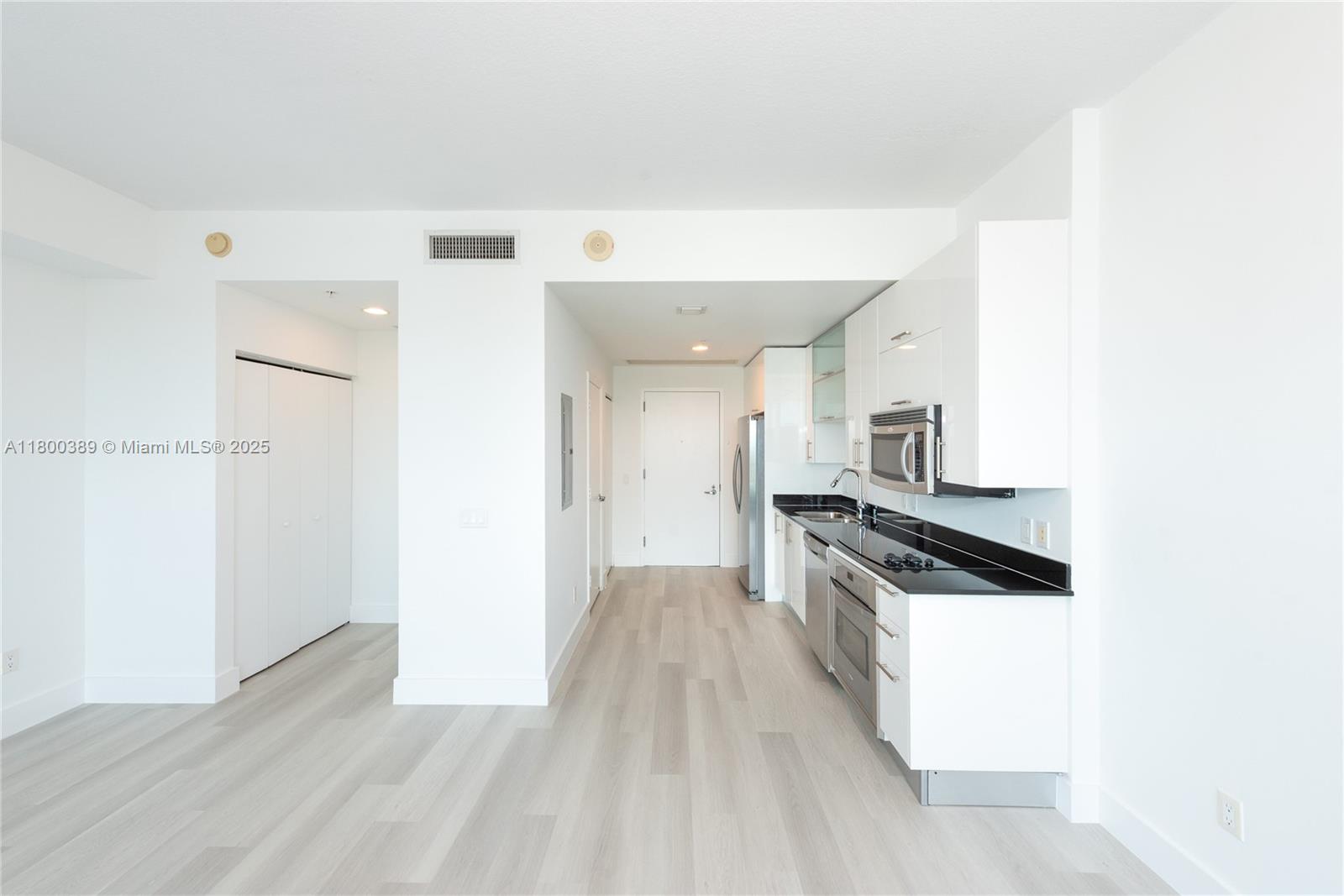 60 SW 13th St #2019, Miami FL 33130