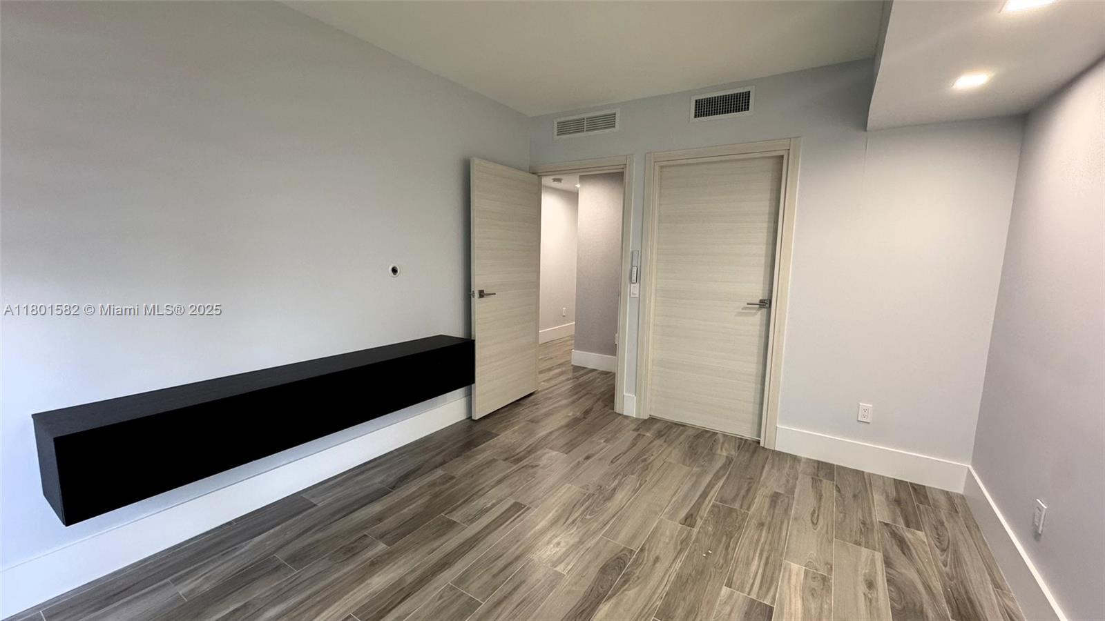 Miami FL 33130 - A11801582