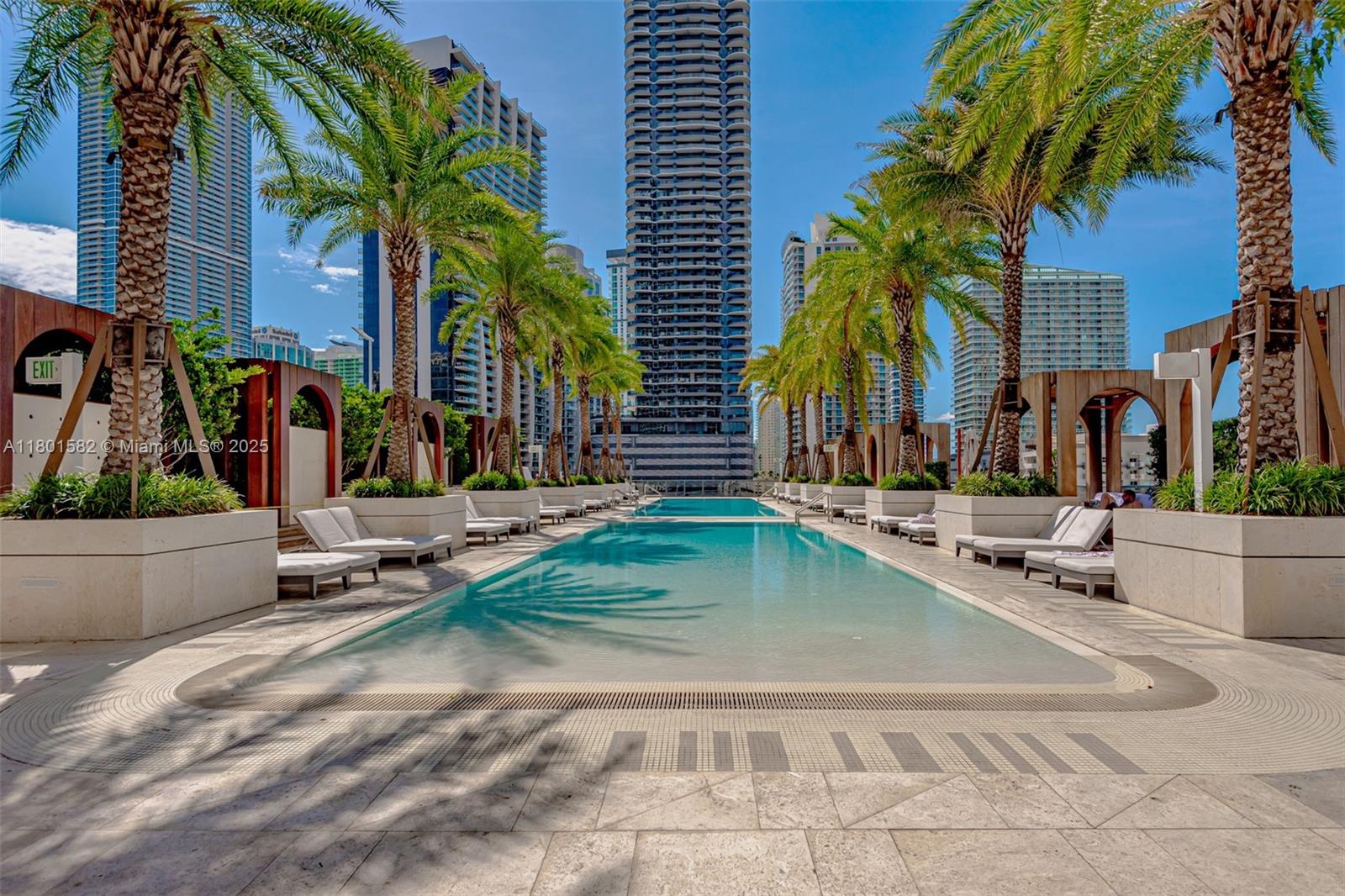 Miami FL 33130 - A11801582