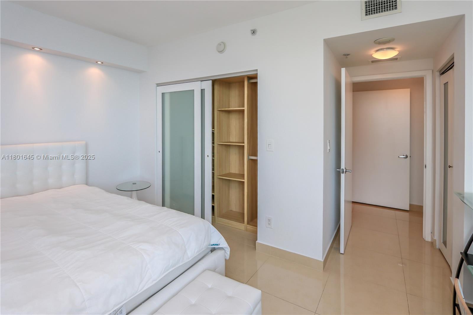 335 S Biscayne Blvd #807, Miami FL 33131