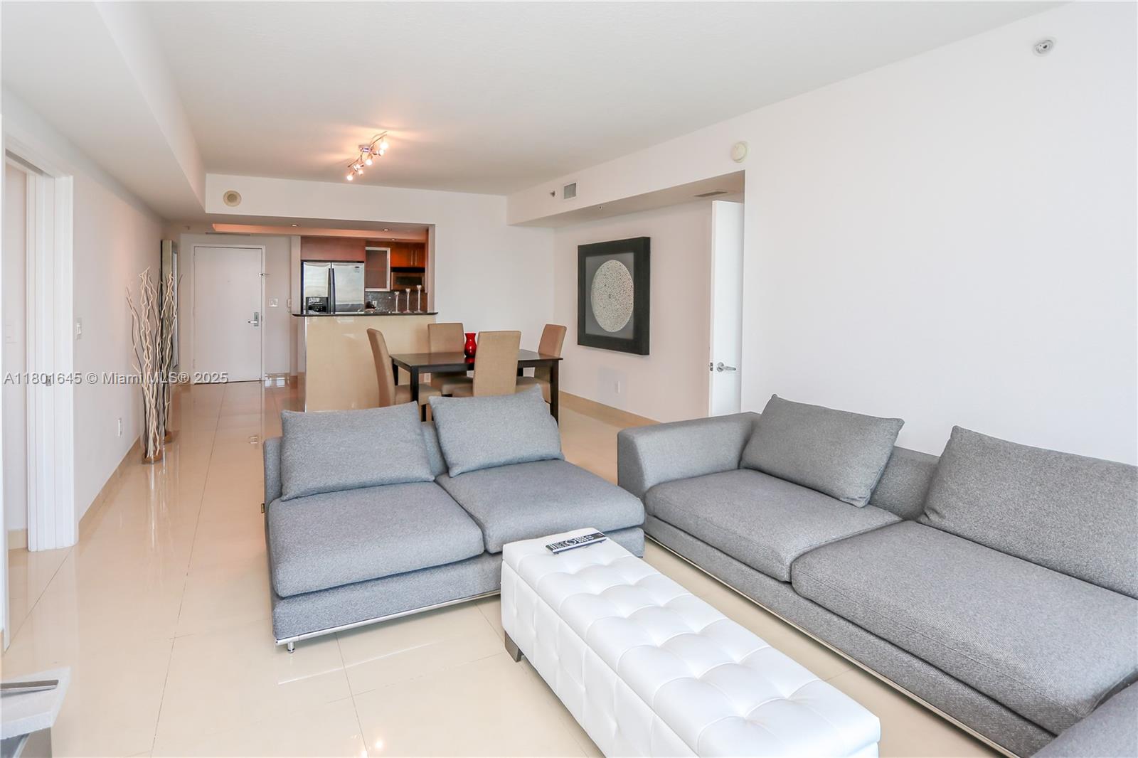 335 S Biscayne Blvd #807, Miami FL 33131
