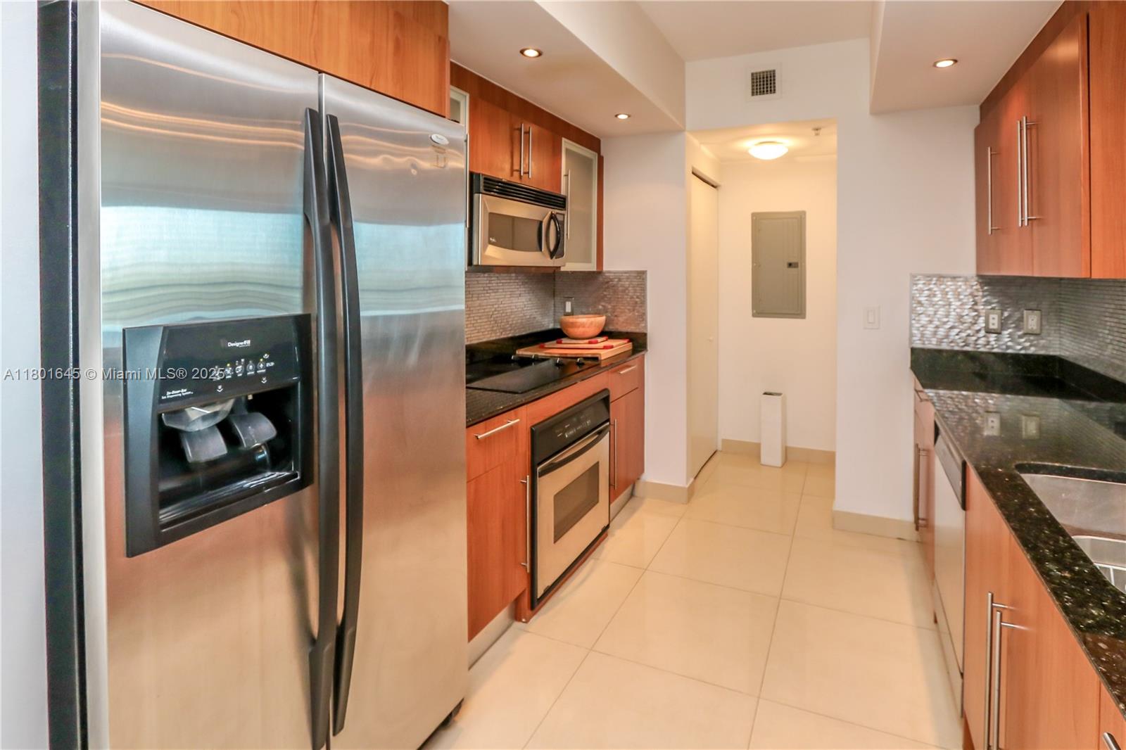 335 S Biscayne Blvd #807, Miami FL 33131