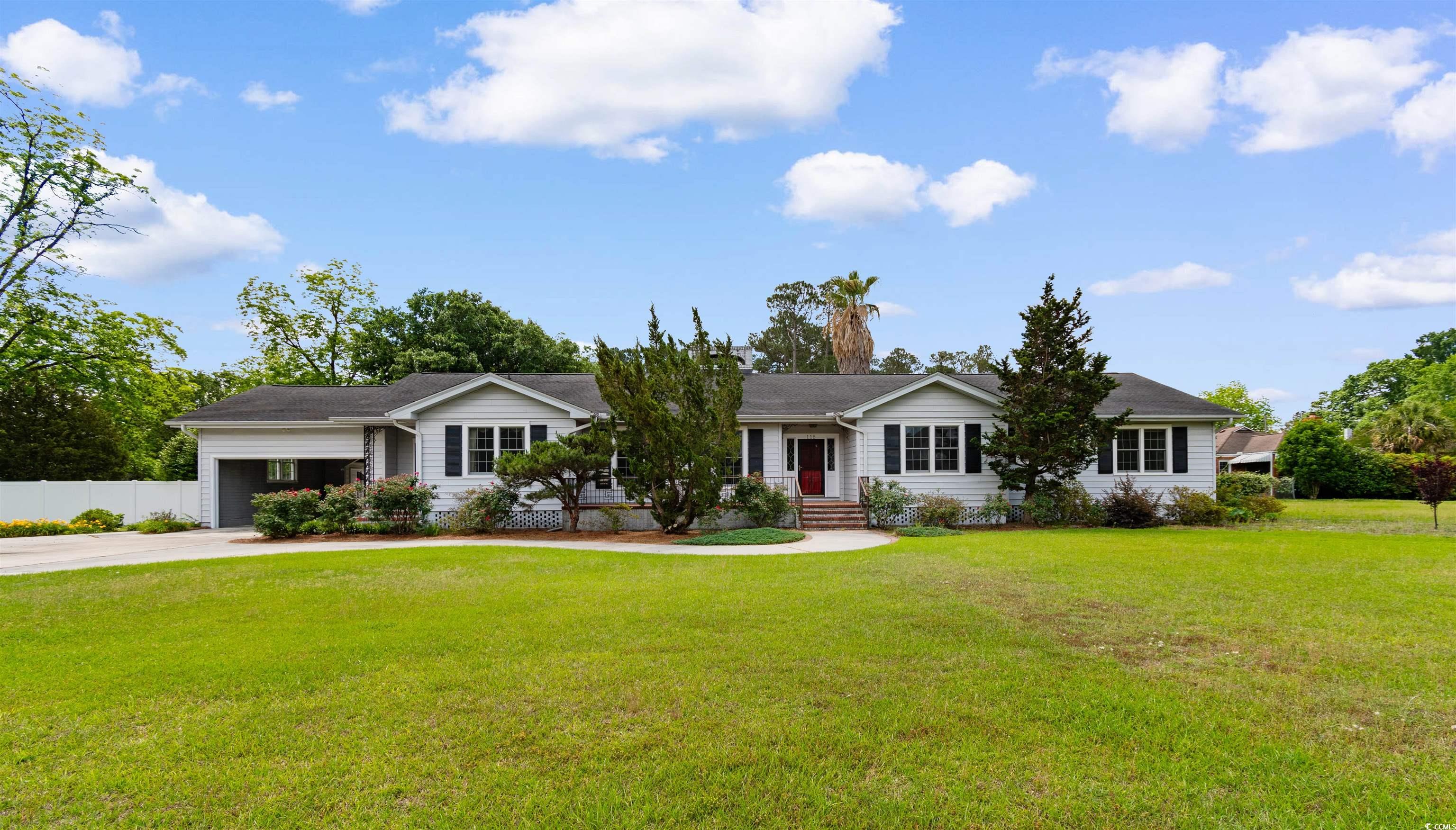 115 Ford Ave Mullins, SC 29574