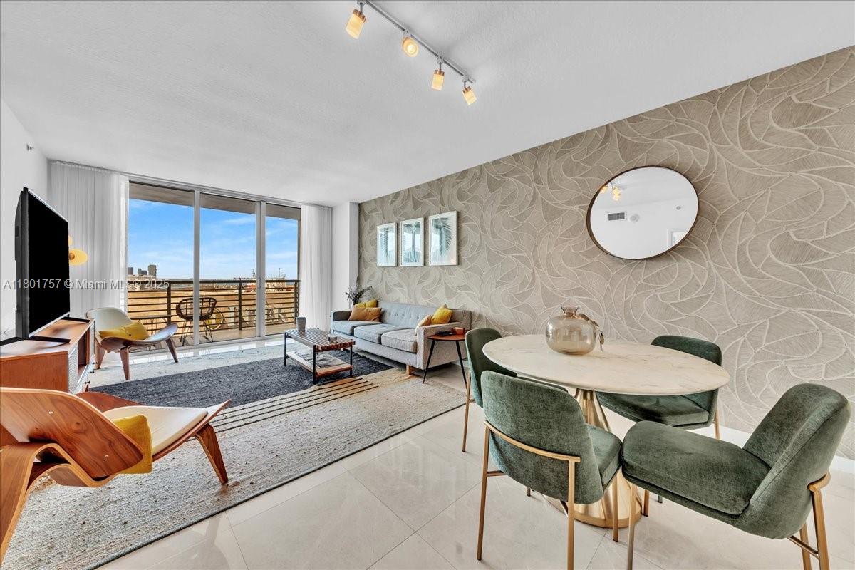 335 S Biscayne Blvd #4000, Miami FL 33131