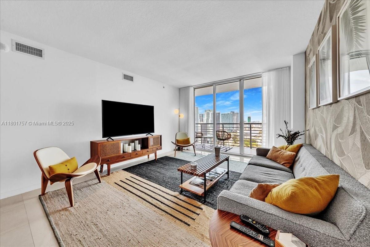 335 S Biscayne Blvd #4000, Miami FL 33131