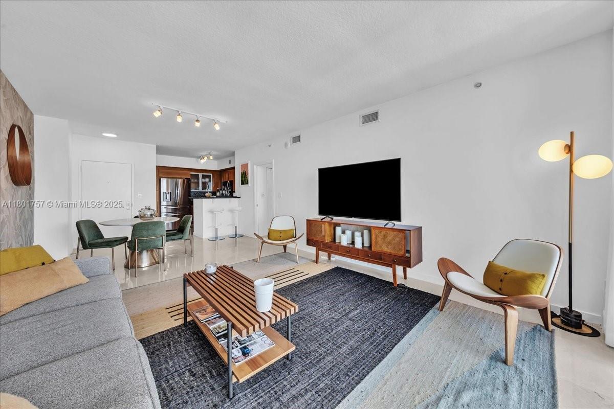 335 S Biscayne Blvd #4000, Miami FL 33131