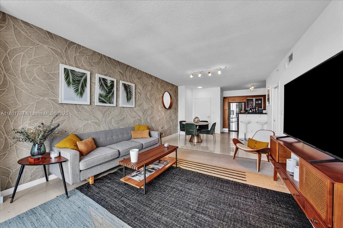 335 S Biscayne Blvd #4000, Miami FL 33131