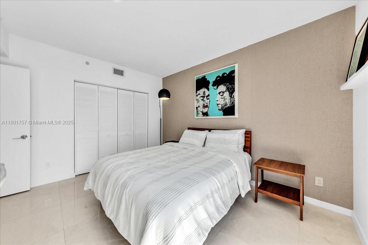 335 S Biscayne Blvd #4000, Miami FL 33131