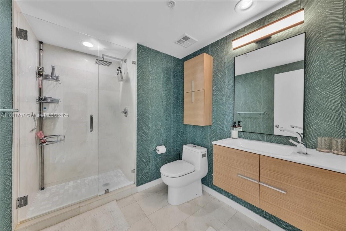 335 S Biscayne Blvd #4000, Miami FL 33131