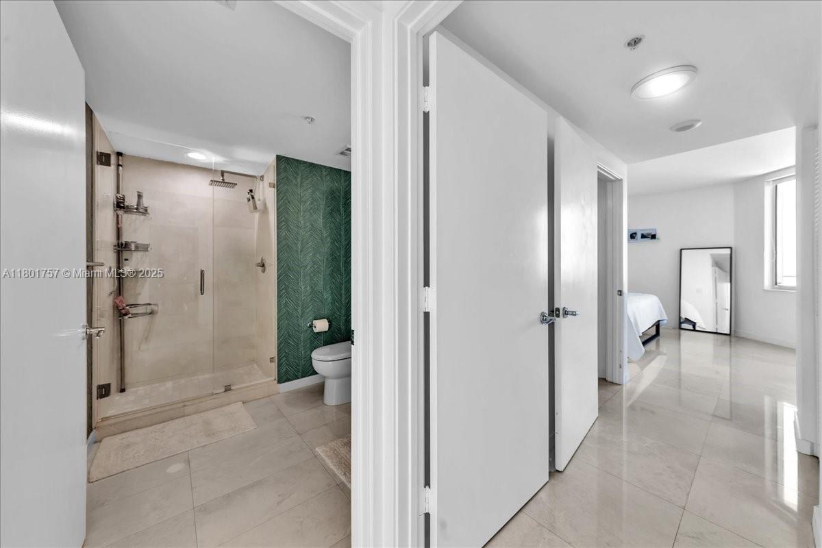 335 S Biscayne Blvd #4000, Miami FL 33131