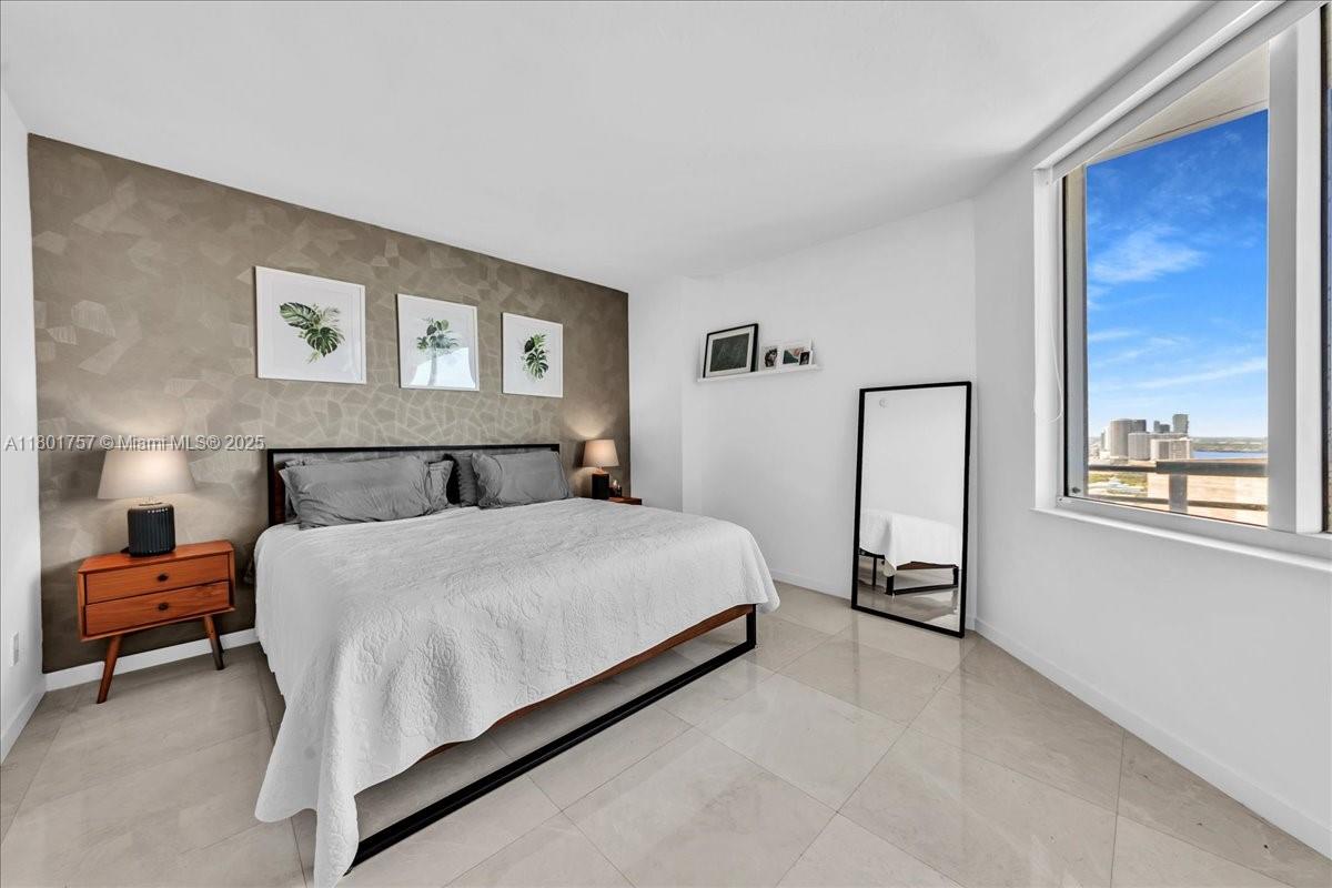 335 S Biscayne Blvd #4000, Miami FL 33131