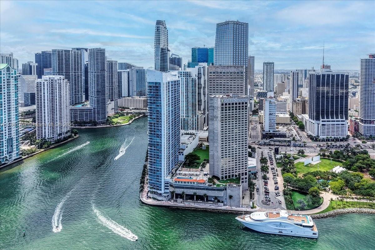335 S Biscayne Blvd #4000, Miami FL 33131
