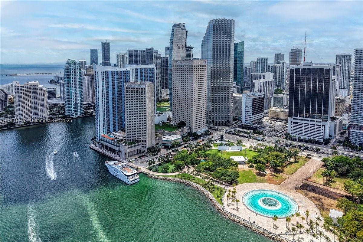 335 S Biscayne Blvd #4000, Miami FL 33131